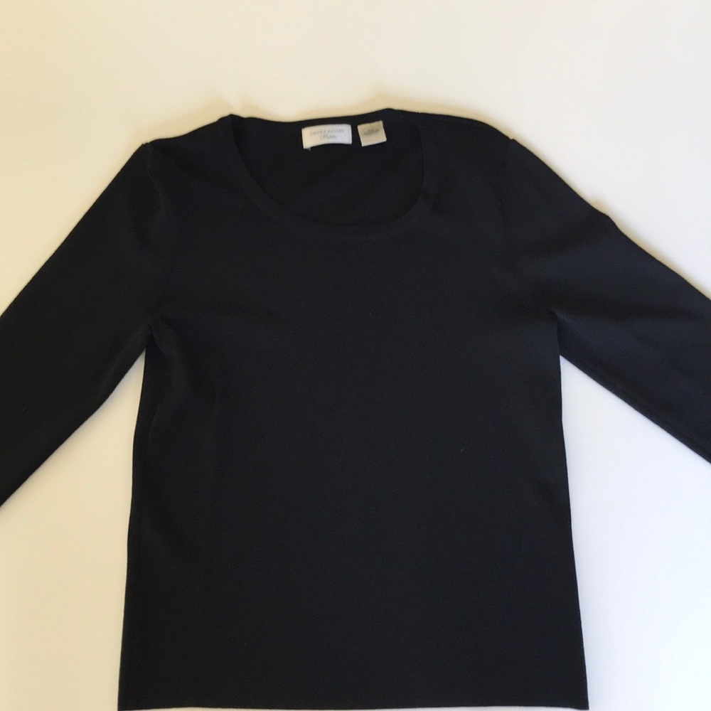 Black three quarter sleeve light sweater